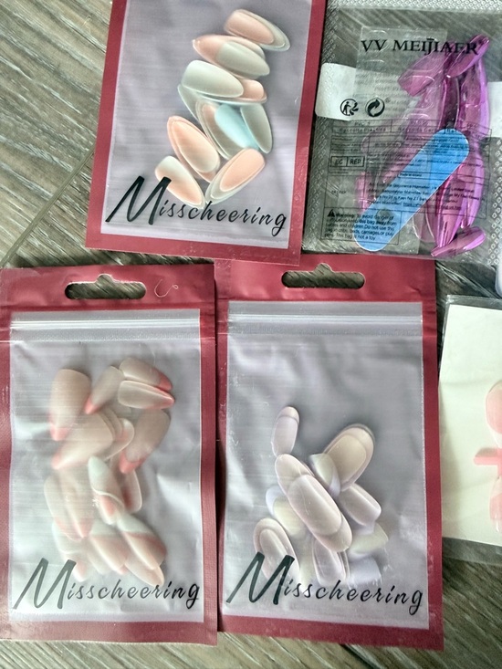Press on nails bundle - Picture 6 of 6
